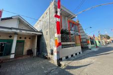 Exterior Hotel O Karman's Sari Homestay Syariah