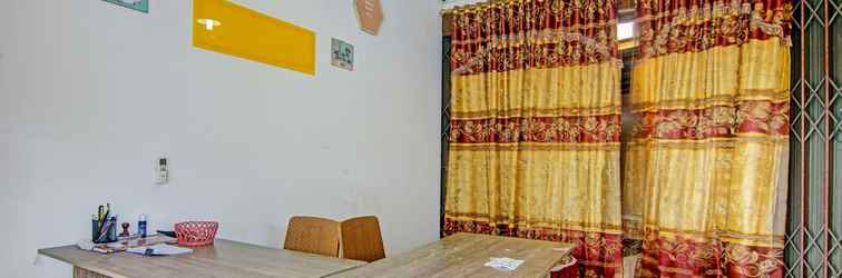 Lobi OYO 93033 Mutiara Homestay Syariah