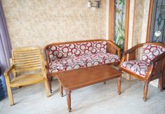 Lobby 6 OYO 93069 Penginapan Sumber Rizki