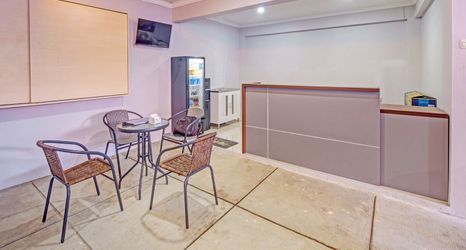 ロビー 2 Capital O 93068 D Twinz House Syariah