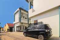 Exterior OYO Life 92691 Mc Kost Syariah