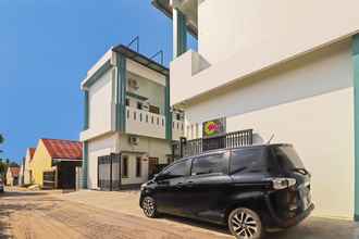 Exterior 4 OYO Life 92691 Mc Kost Syariah