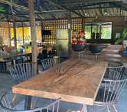 Bar, Kafe, dan Lounge 6 Nokkamin Home