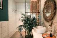 In-room Bathroom Demoska Villa Jogja With Private Pool