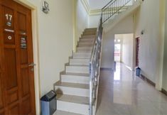 로비 6 OYO Life 92637 Kost Arya Exclusive