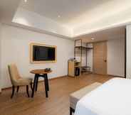 Bedroom 5 Luminor Hotel Padjadjaran Bogor by WH