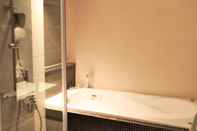 In-room Bathroom Funhome Bo Song Set Apartment Ha Noi