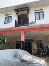 Exterior 4 OYO Life 92779 Kost Arjuna