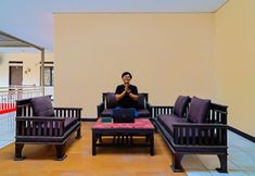 로비 6 OYO Life 92641 Guest House Palinggihan Ii