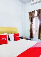 BEDROOM OYO 93071 Home Stay Kembar Syariah 