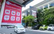 Exterior 6 RedDoorz near Plaza Ambarrukmo Yogyakarta