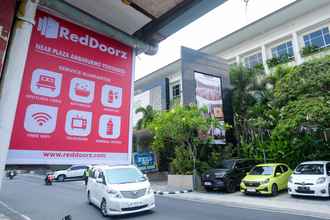 Bangunan 4 RedDoorz near Plaza Ambarrukmo Yogyakarta