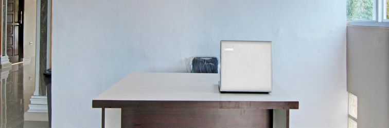 Lobby Hotel O Celine Home Syariah