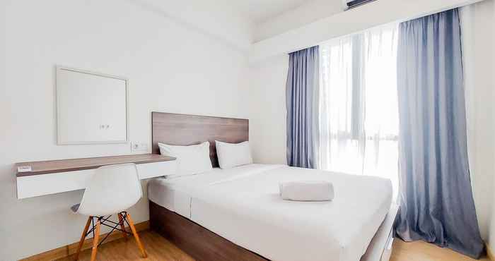 Kamar Tidur Homey Living and Comfortable 2BR at Sky House BSD Apartment By Travelio