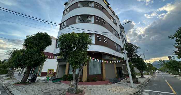 Bên ngoài Dung Quyen Hotel