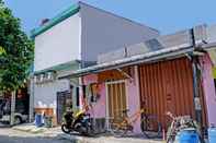 ภายนอกอาคาร OYO Life 92684 Kost Mutiara Nirwana