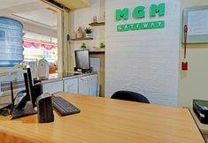 Lobby 4 OYO Life 92993 Apartement Gateway Cicadas By Mgm Property