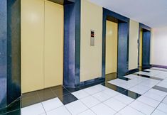 Lobby 2 OYO Life 92993 Apartement Gateway Cicadas By Mgm Property