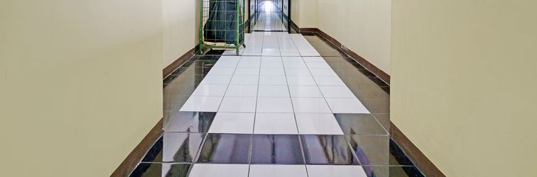 Lobby OYO Life 92949 Apartemen Gateway Cicadas By Qq Rent