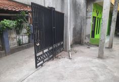 Exterior 2 OYO Life 93023 Kost Bulan Karawang