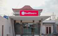 Others 2 RedDoorz Syariah near Alun Alun Temanggung