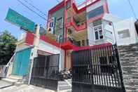 Exterior RedDoorz Syariah near Rumah Sakit Umum Wisata UIT