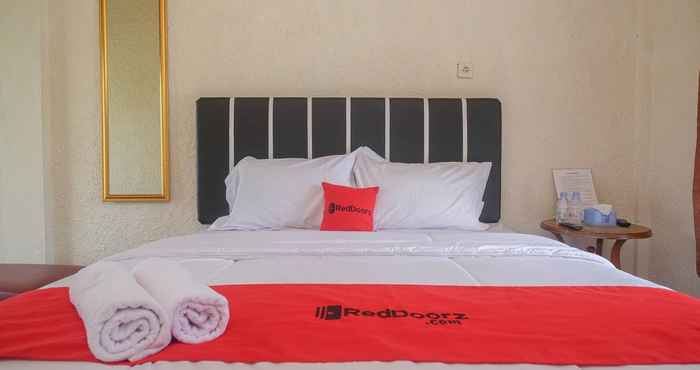 Bedroom RedDoorz Syariah @ Jalan Dieng Wonosobo 2