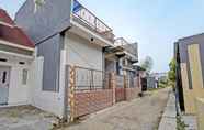 Exterior 4 OYO Life  91866 Paradise Ok Kost Syariah 