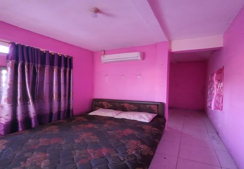 Bedroom OYO 93114 Salak Homestay