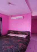 BEDROOM OYO 93114 Salak Homestay