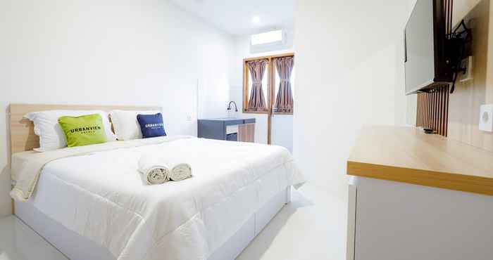 Bedroom Urbanview Hotel Syariah The Ragunan Residence