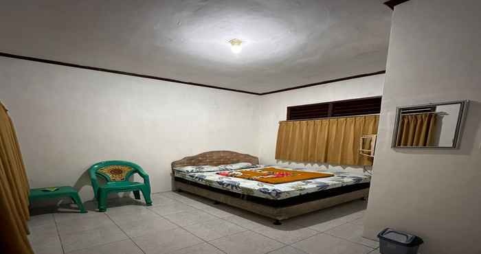 Kamar Tidur OYO 93128 Hotel Lamin 2