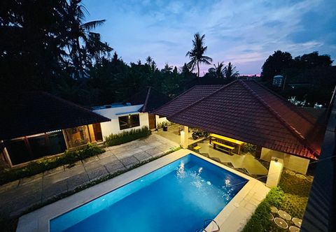 スイミングプール Batuan Village