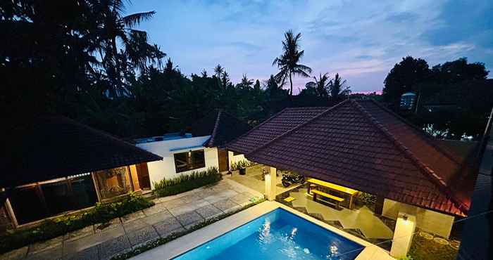 Swimming Pool Batuan Village