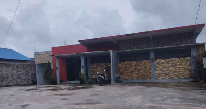 Exterior OYO 93152 Azwa Gh Katingan