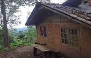 ภายนอกอาคาร 7 Doi PuMuen LAHU Homestay