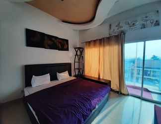 Bedroom 2 Apartemen Tamansari Hive by Bhuvana Vimala
