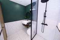 Toilet Kamar Alltrue Hotel Bintan – Tanjungpinang