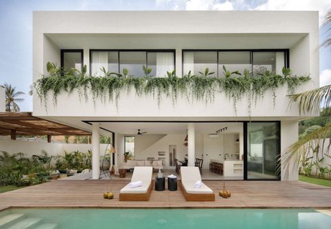 Swimming Pool Tias Villas