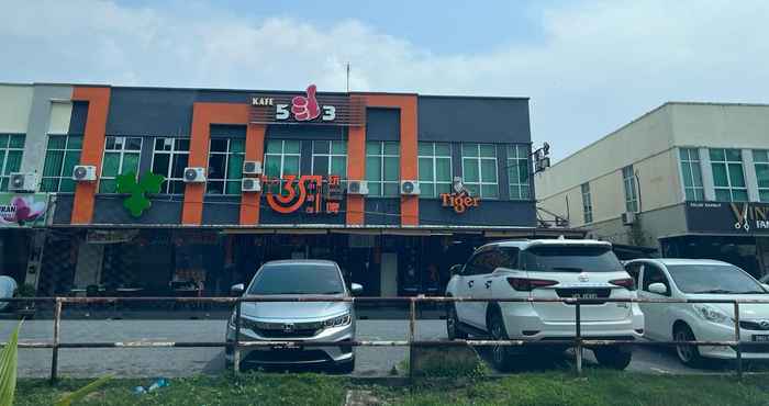 Bangunan OYO 90866 Rakyat Inn 