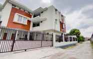 Exterior 7 OYO 93190 Sartika Gh Syariah