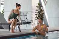 Swimming Pool PARKROYAL Serviced Suites Jakarta