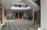 Luar Bangunan 3 OYO Life 93158 Kost Asaka