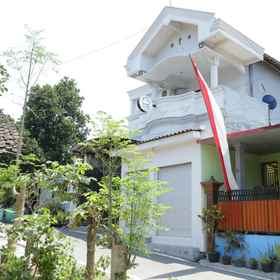Exterior / Building 1 SPOT ON 93189 Rumah Berkah Syariah, Wonodadi Hotels