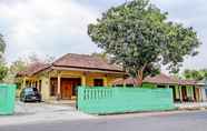 Exterior 2 SPOT ON 93199 Bunda Family Homestay Syariah