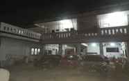 Exterior 4 OYO Life 93160 Kost Jenny Karawang