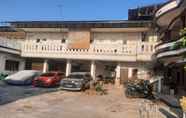 Exterior 3 OYO Life 93160 Kost Jenny Karawang