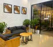 Lobby 5 Urbanview Hotel Medio Inn Palu by RedDoorz