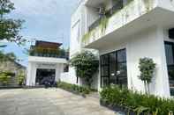 Bangunan Urbanview Hotel Medio Inn Palu by RedDoorz
