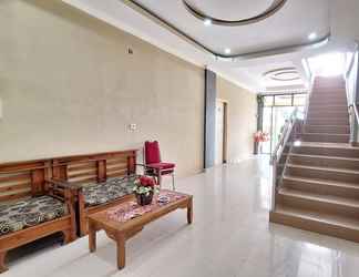 Lobby 2 Hotel Jelita Mentawai Redpartner